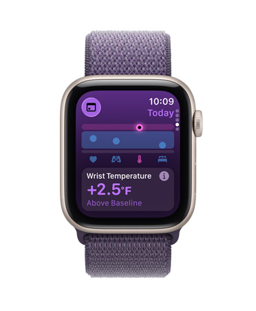 Vista lateral direita do Apple Watch SE 3 com caixa em alumínio luz das estrelas, app Sinais Vitais, gráfico de pontuação de saúde, notificação de valores de sinais vitais fora do normal, Digital Crown e Loop desportiva roxo névoa