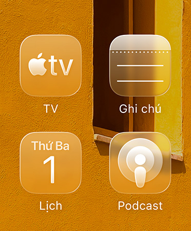 Cận cảnh các biểu tượng ứng dụng pha màu mới trên ứng dụng Apple TV, Ghi Chú, Lịch và Podcast